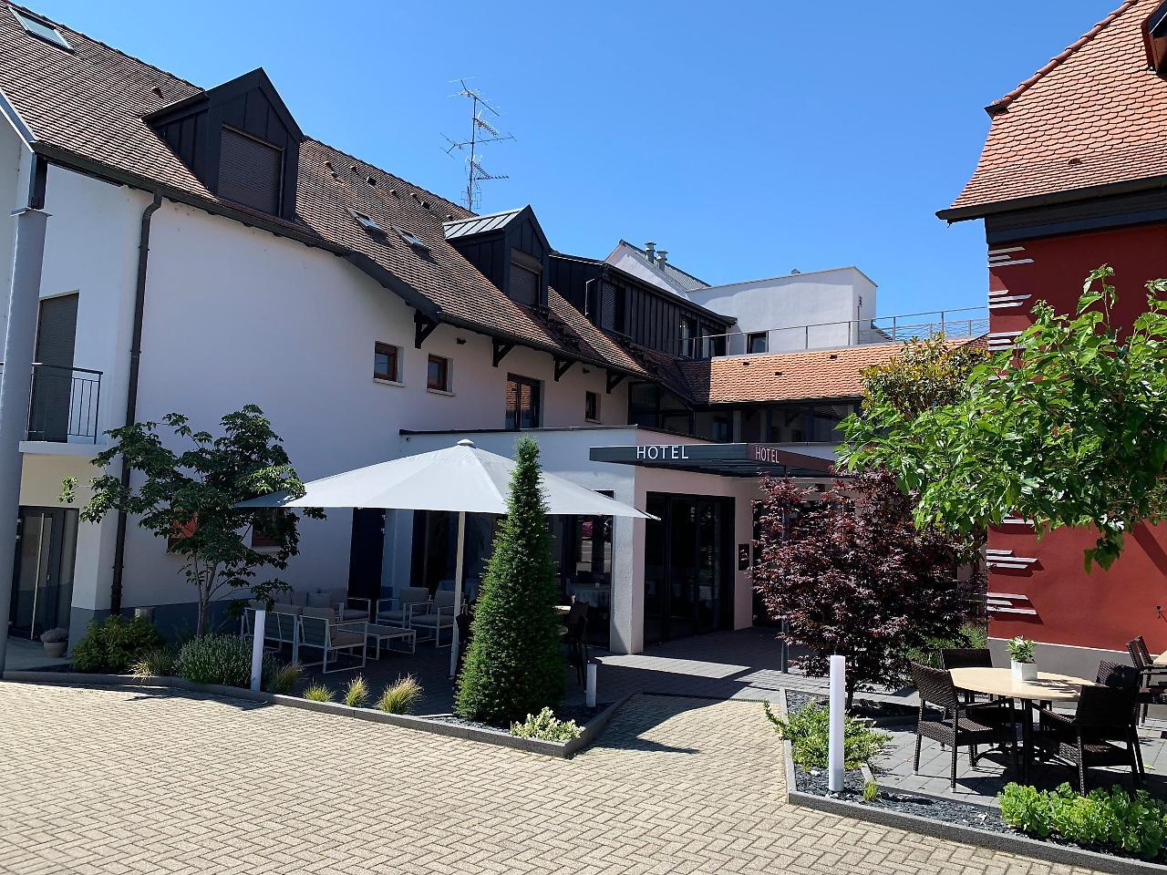 Logis Hotel Restaurant Au Lion Rouge 巴特内姆 外观 照片