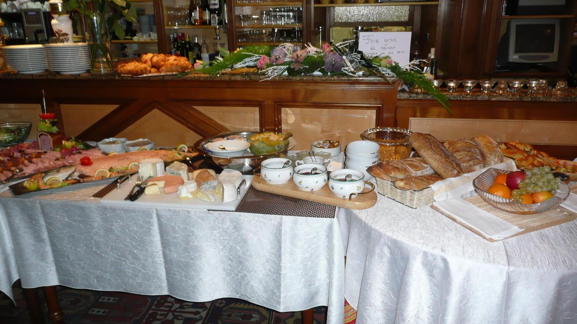 Logis Hotel Restaurant Au Lion Rouge 巴特内姆 外观 照片